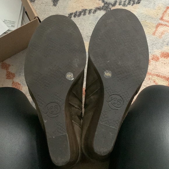 Lucky Brand Yabba Booties - Picture 2 of 3